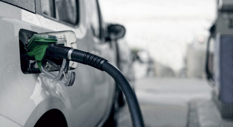 5 Ways Fleet Drivers Could Be Wasting Money on fleet Fuel Costs
