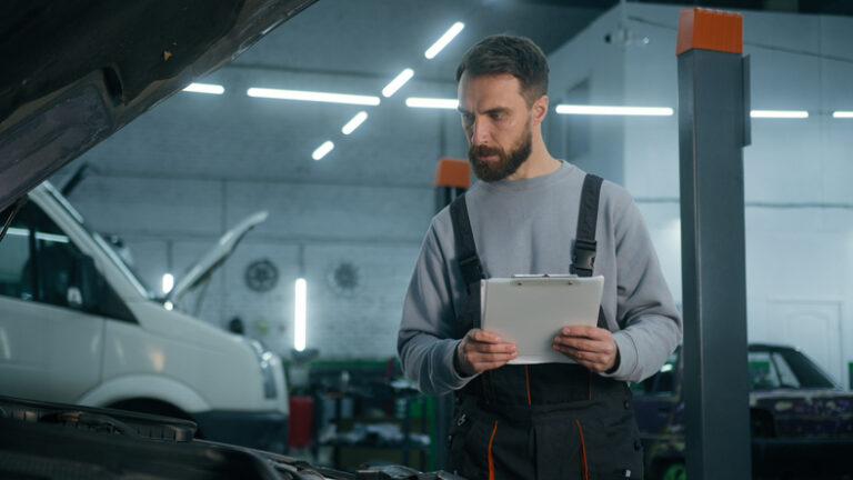 How Connecting Your Fleet Improves Efficiency and Cuts Costs